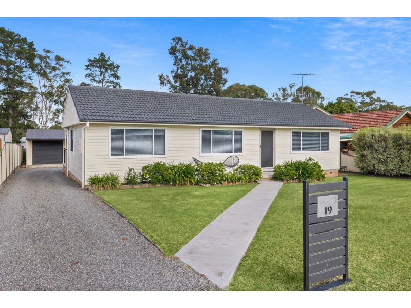 19 Trentham Avenue, Douglas Park NSW 2569
