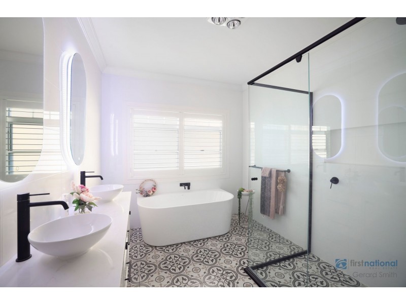 39 Eliza Place, Picton NSW 2571