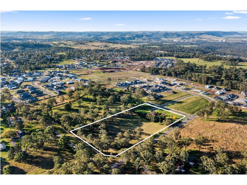 5 Greenacre Drive, Tahmoor NSW 2573