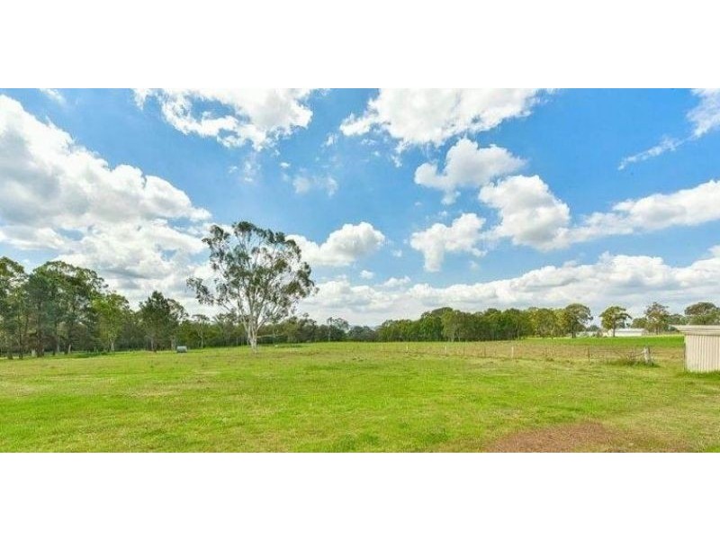 105 Myrtle Creek Avenue, Tahmoor NSW 2573