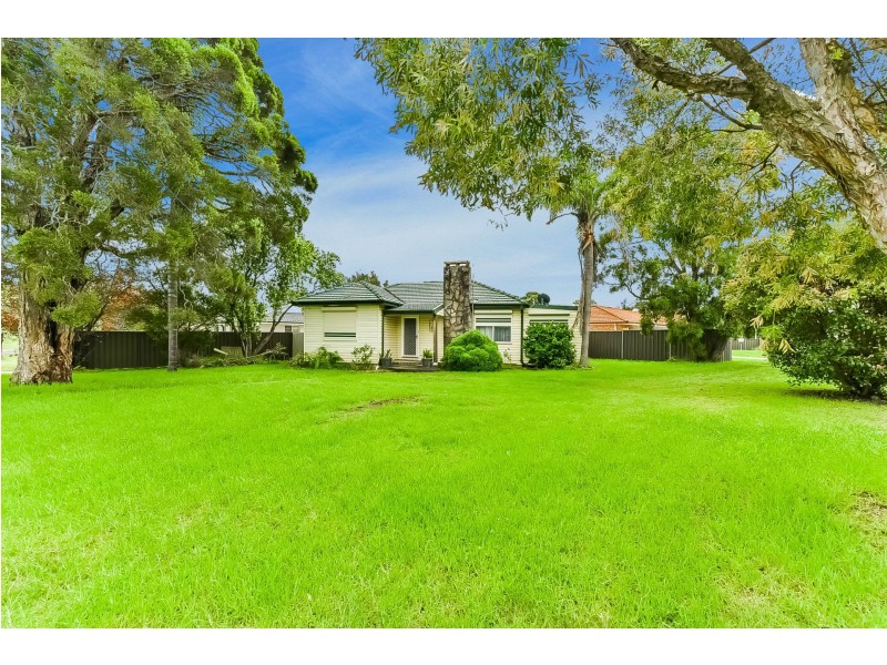 11 Thirlmere Way, Tahmoor NSW 2573