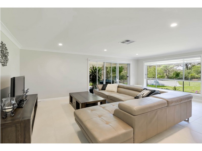 21B Remembrance Drive, Tahmoor NSW 2573