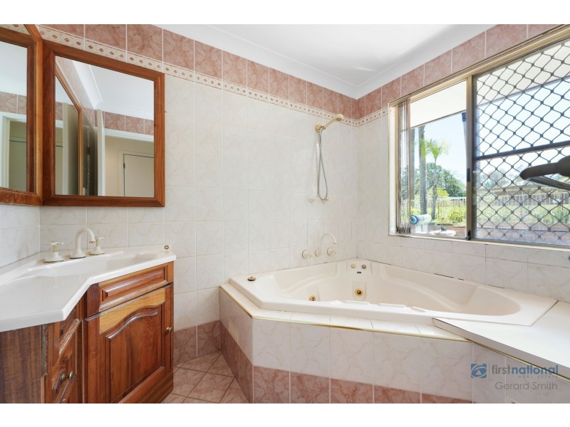 72 Shelleys Lane, Thirlmere NSW 2572