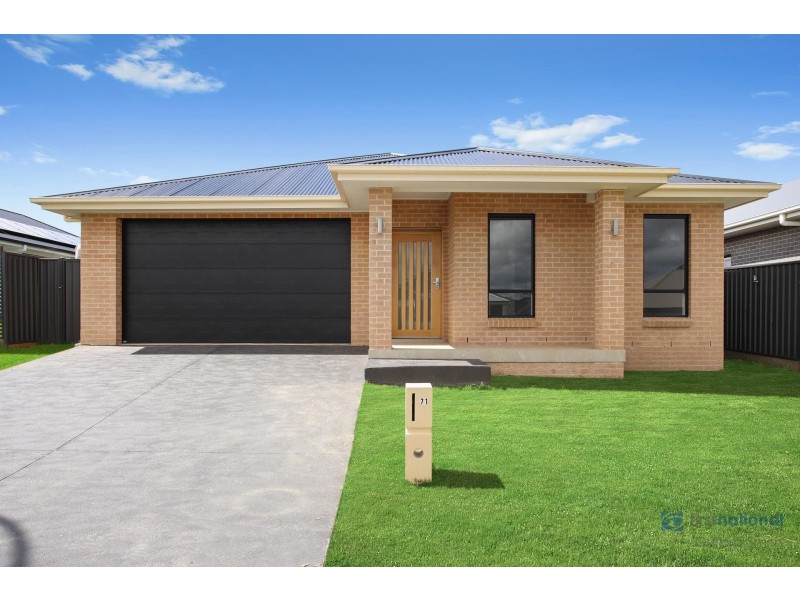 71 Highland Crescent, Thirlmere NSW 2572