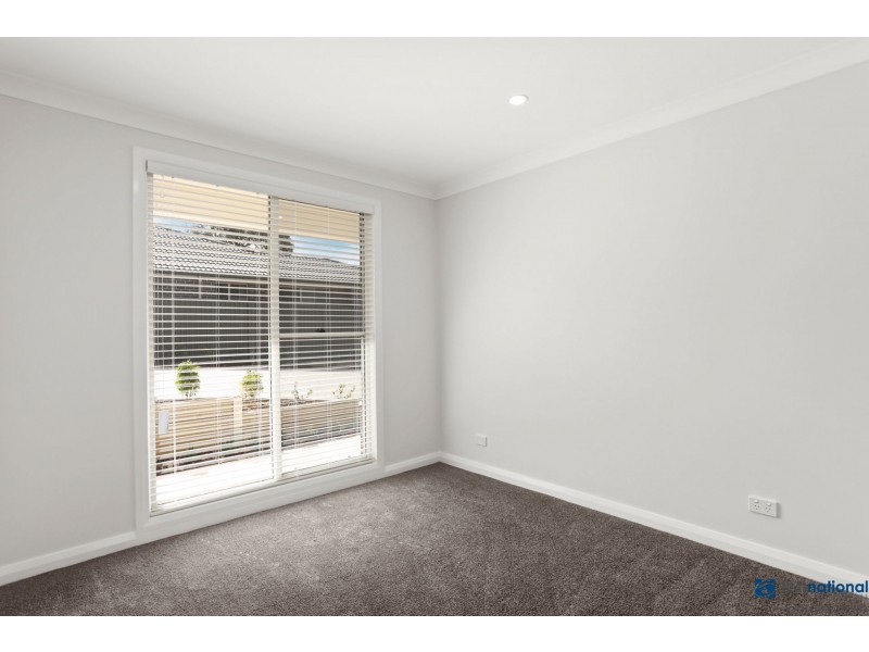 381A 381B Thirlmere Way, Thirlmere NSW 2572