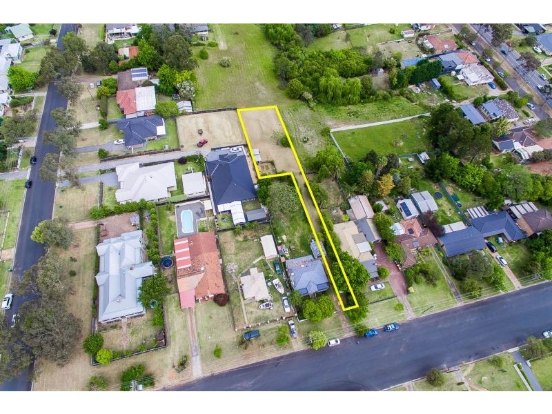 24 Antill Street, Picton NSW 2571
