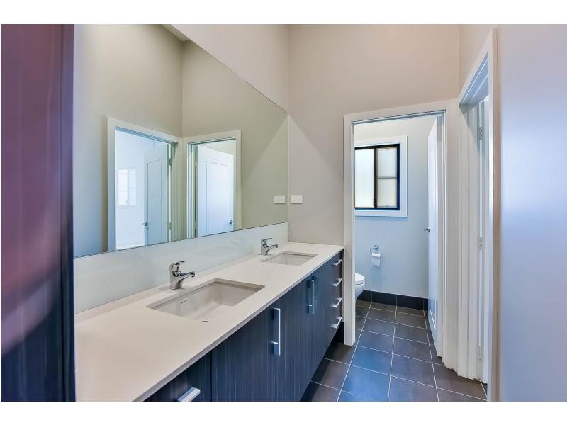 17 Picton Avenue, Picton NSW 2571