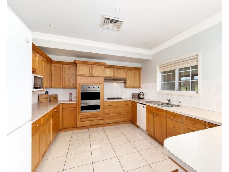 145 Lyrebird Road, Pheasants Nest NSW 2574