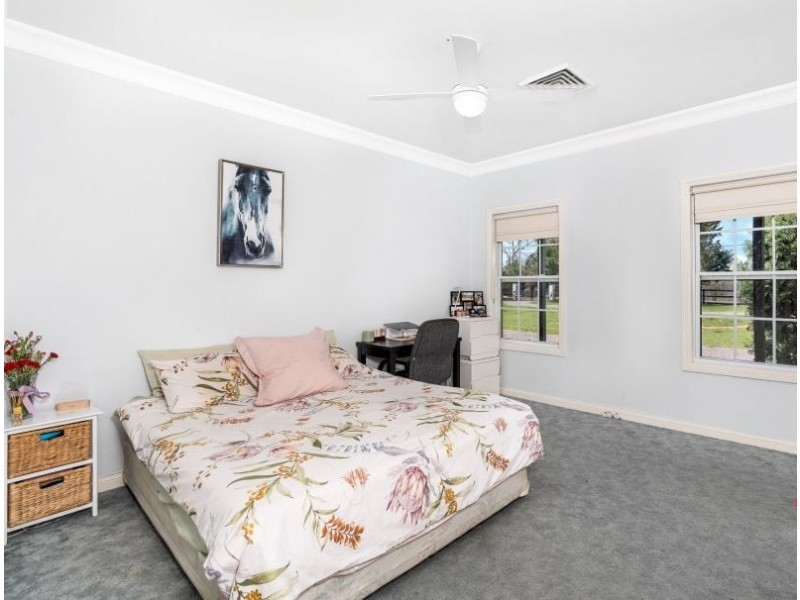 145 Lyrebird Road, Pheasants Nest NSW 2574