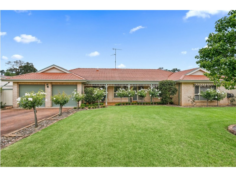 8 Madigan Grove, Thirlmere NSW 2572