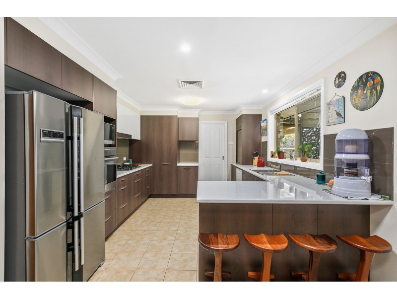 8 Madigan Grove, Thirlmere NSW 2572