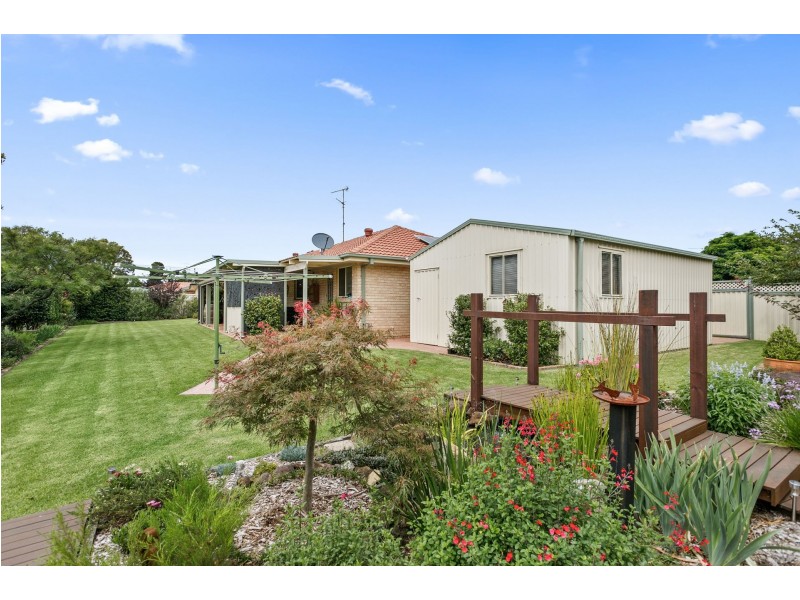 8 Madigan Grove, Thirlmere NSW 2572