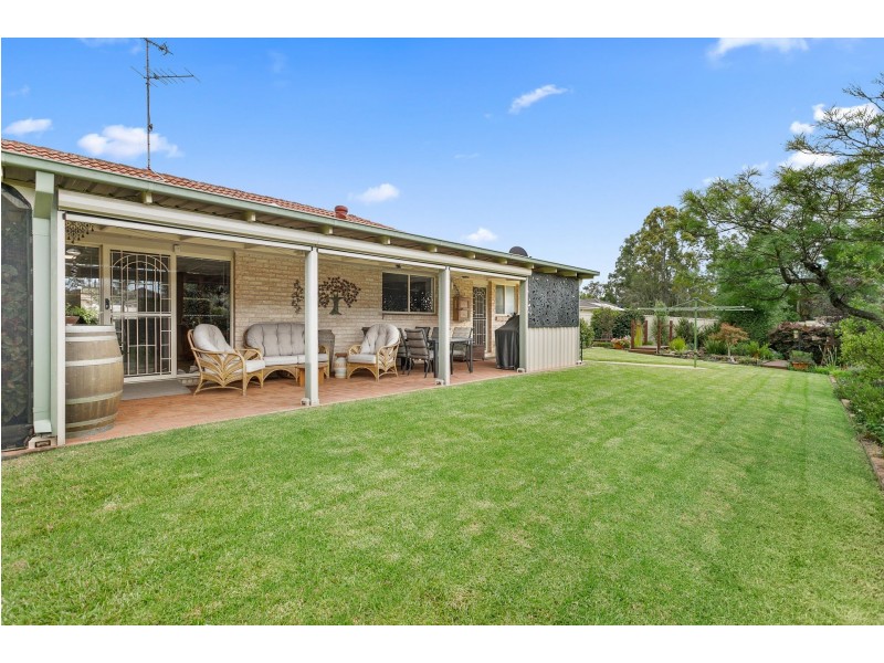 8 Madigan Grove, Thirlmere NSW 2572