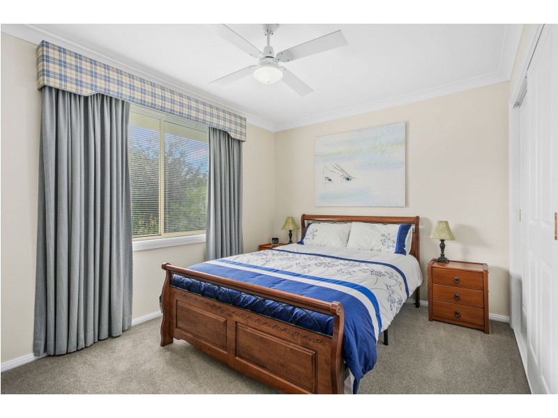 8 Madigan Grove, Thirlmere NSW 2572