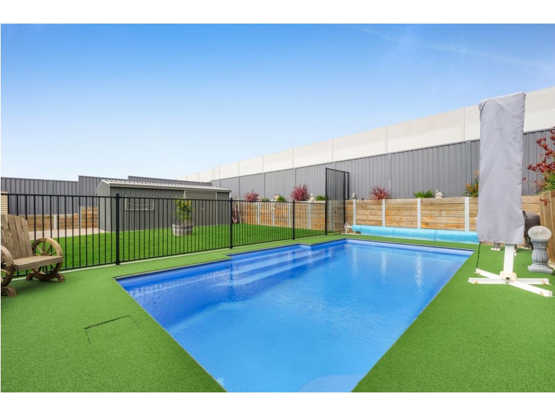 12 Highland Crescent, Thirlmere NSW 2572