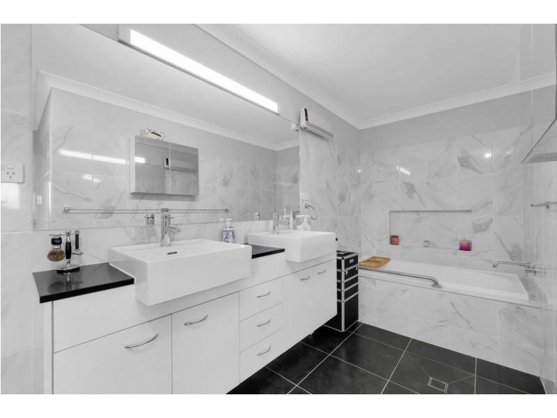 12 Highland Crescent, Thirlmere NSW 2572