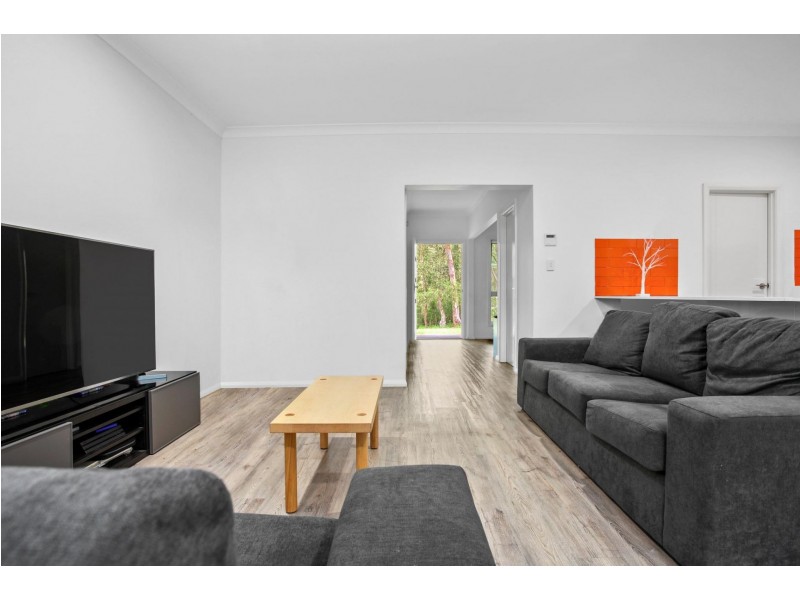 250 Oaks Road, Thirlmere NSW 2572