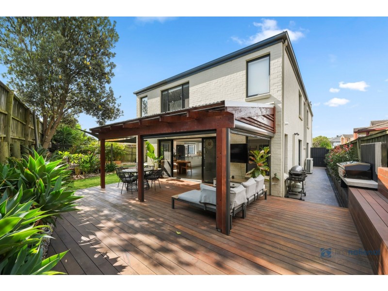 16 Brooks Bend, Mount Annan NSW 2567
