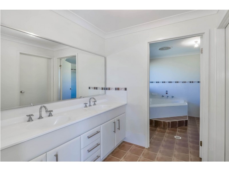 35 Albert Kench Place, Buxton NSW 2571