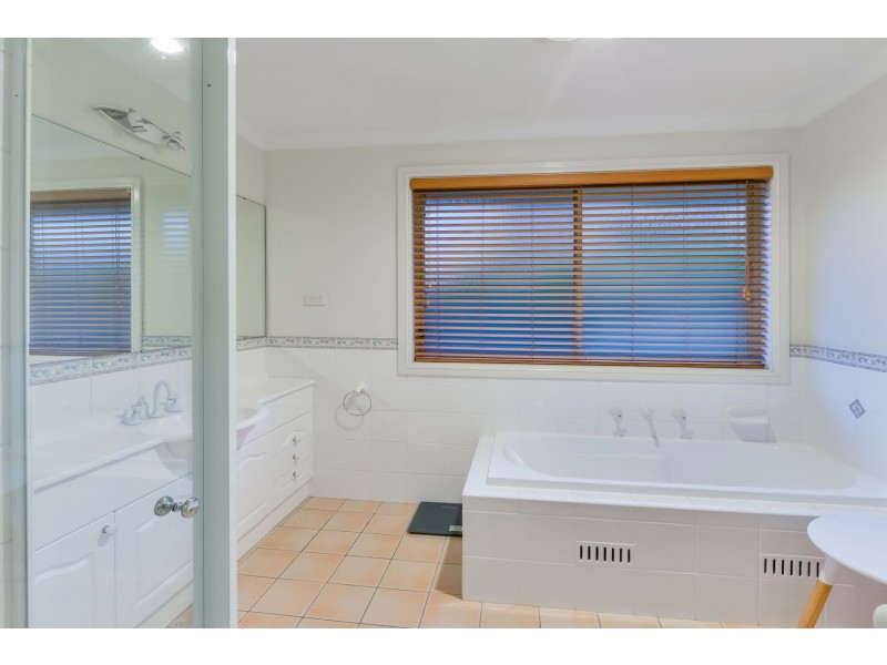 10 Emmett Street, Tahmoor NSW 2573