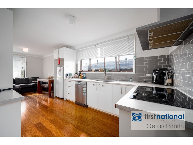 32 Thirlmere Way, Tahmoor NSW 2573