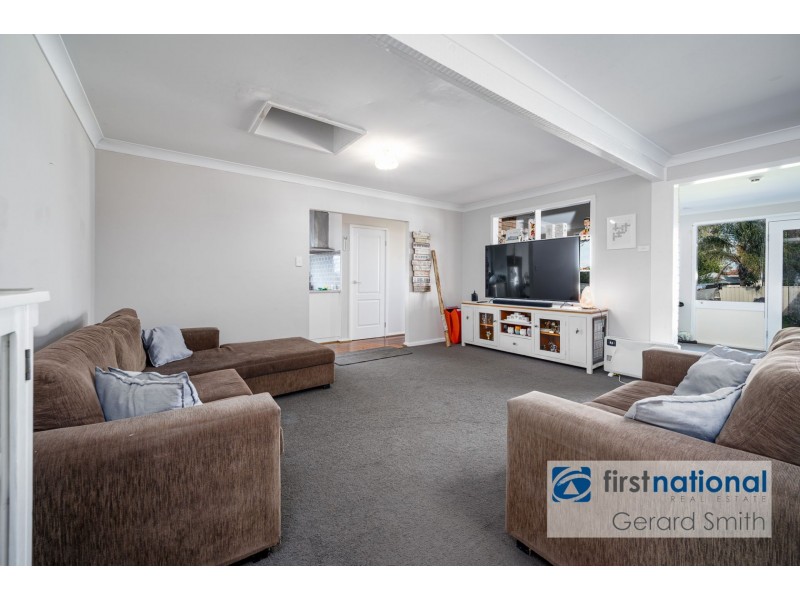 32 Thirlmere Way, Tahmoor NSW 2573