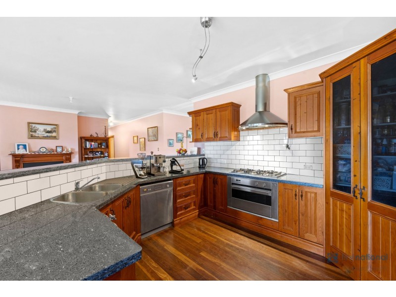 11 Myrtle Creek Ave, Tahmoor NSW 2573