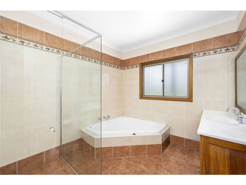 11 Myrtle Creek Ave, Tahmoor NSW 2573