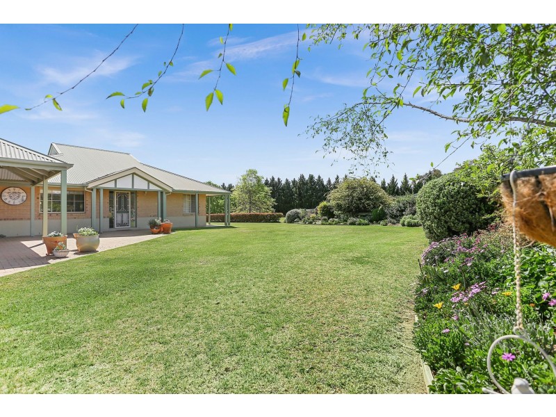 1 Equestrian Drive, Picton NSW 2571