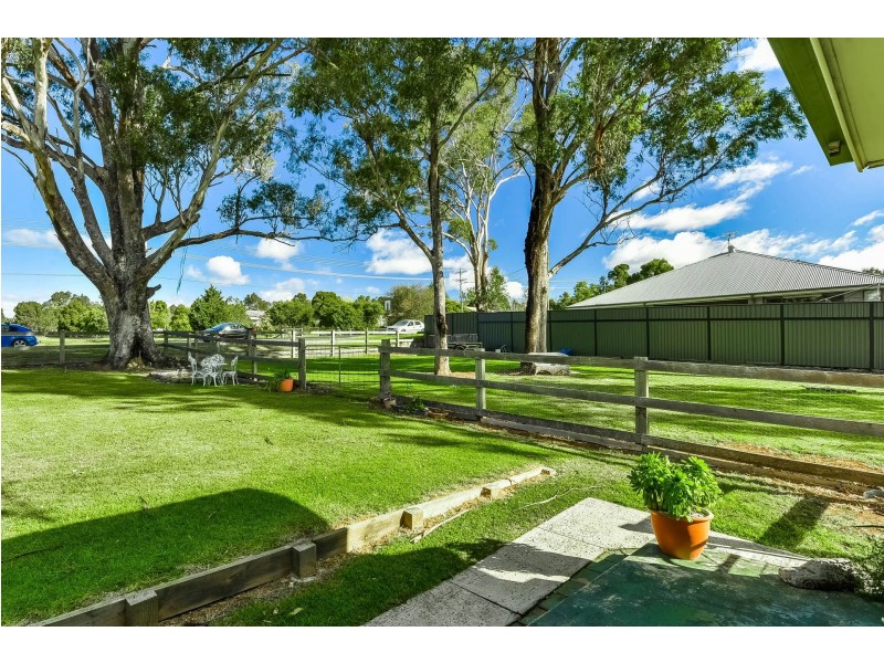 9 Remembrance Drive, Tahmoor NSW 2573