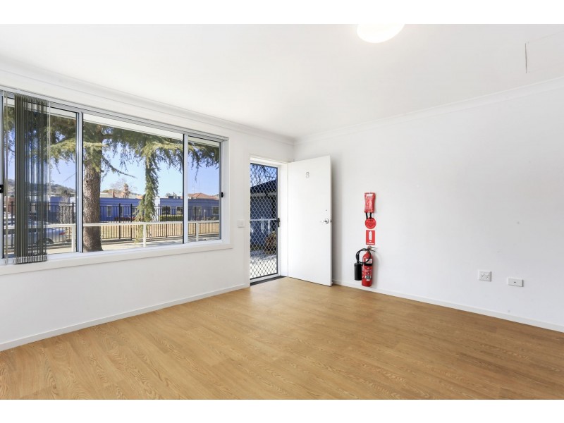 4/10 Menangle Street, Picton NSW 2571