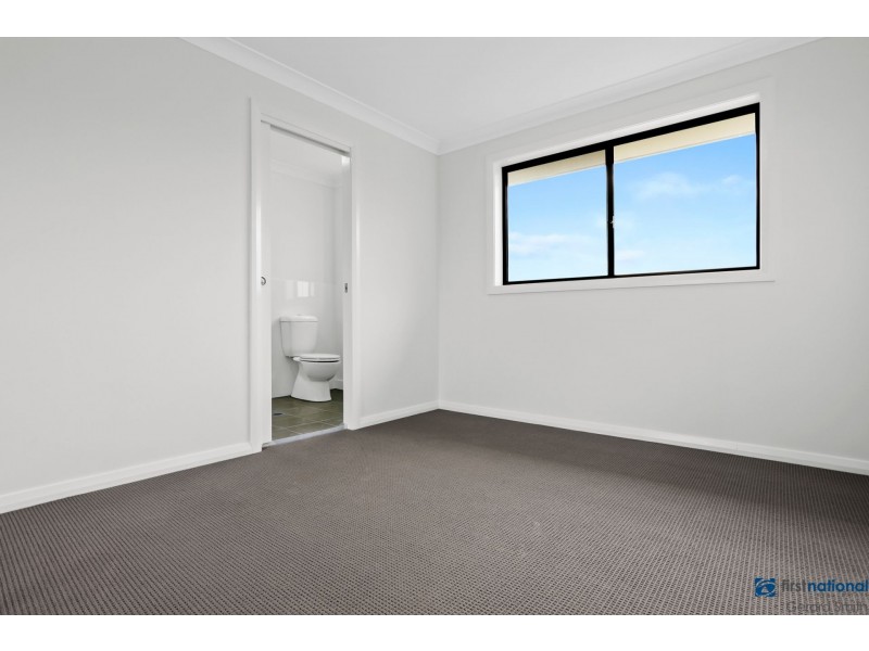 31 Chalker St, Thirlmere NSW 2572