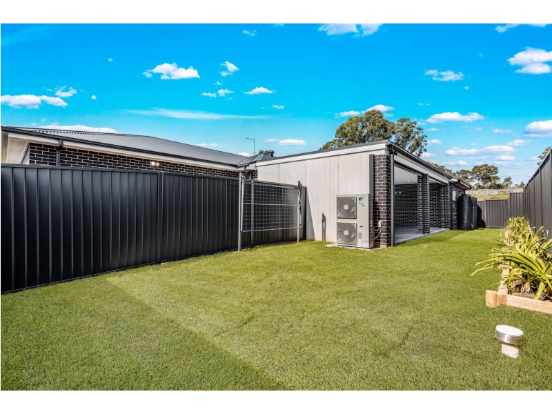 8 Dillies Lane, Tahmoor NSW 2573