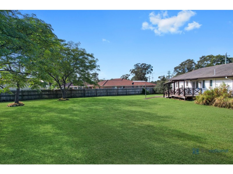 27 Barbour Rd, Thirlmere NSW 2572