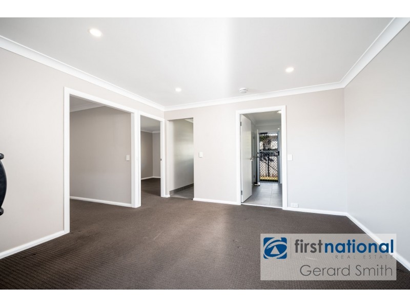 2/63 Oaks St, Thirlmere NSW 2572
