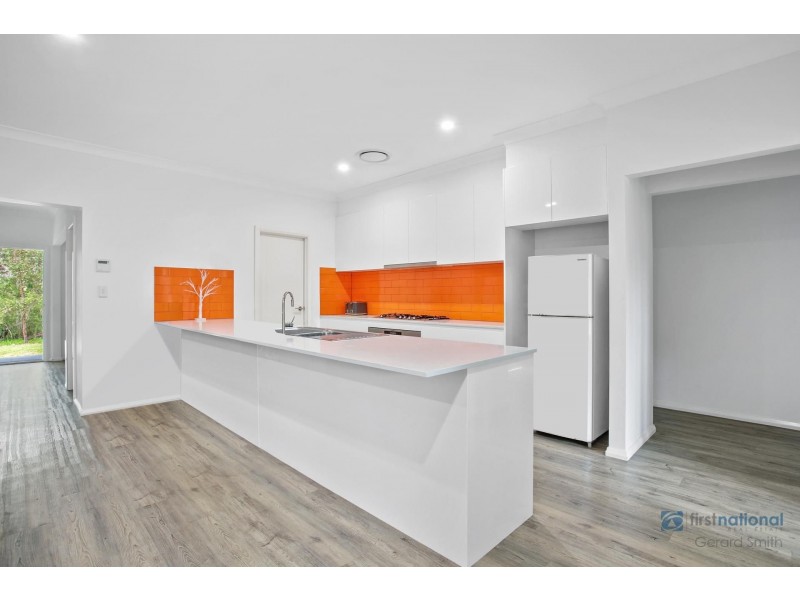 250 Oaks Rd, Thirlmere NSW 2572