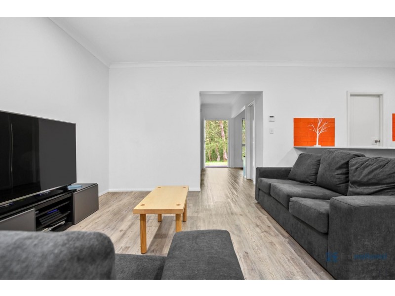 250 Oaks Rd, Thirlmere NSW 2572