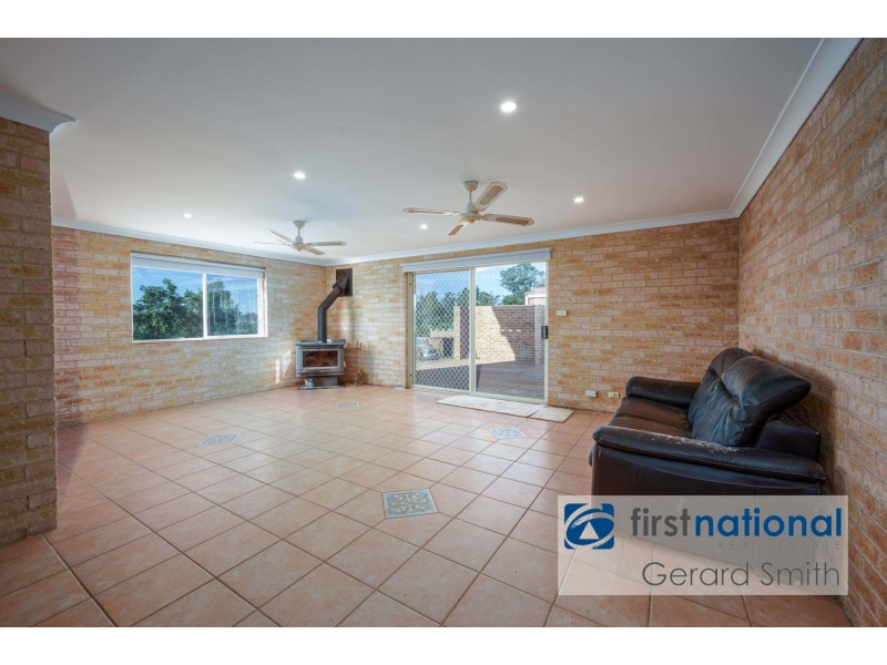 130 Burns Rd, Thirlmere NSW 2572