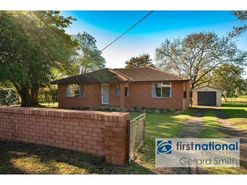 76 Nixon Rd, Thirlmere NSW 2572