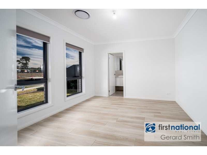 4 Cabrera St, Thirlmere NSW 2572