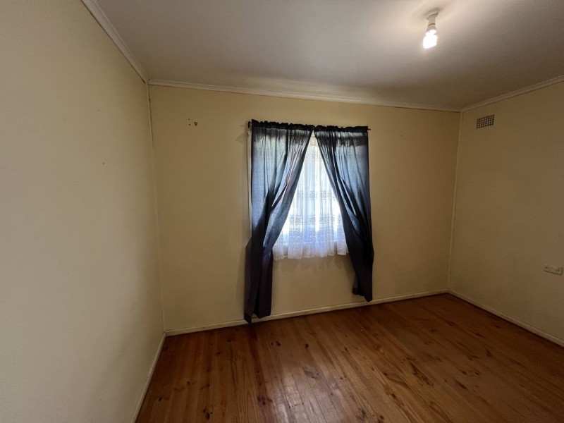 27 Barbour Rd, Thirlmere NSW 2572