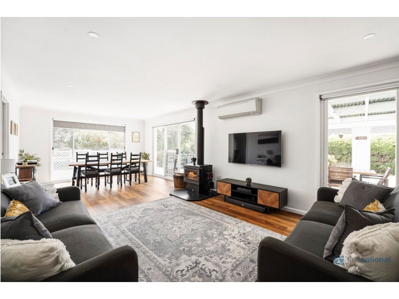 8 Hardwicke St, The Oaks NSW 2570