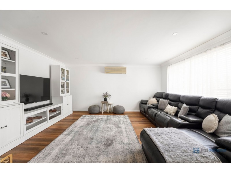 8 Hardwicke St, The Oaks NSW 2570