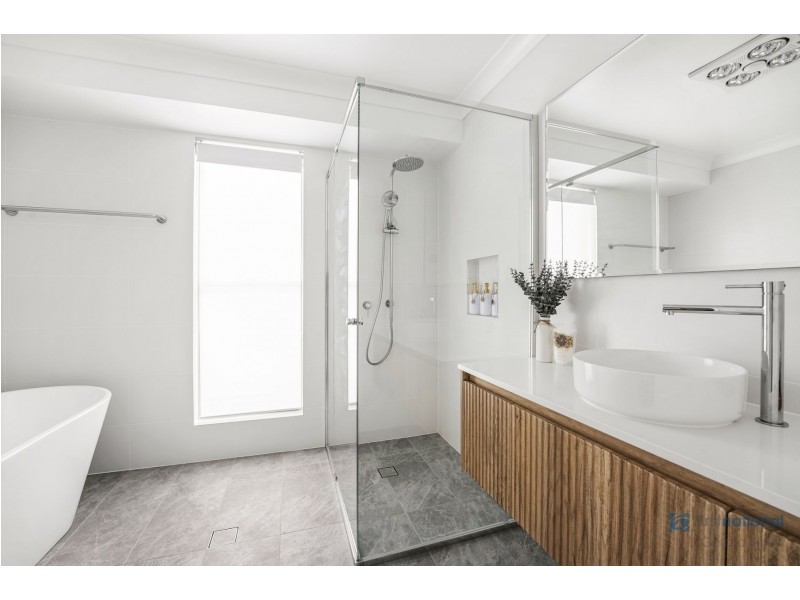 8 Hardwicke St, The Oaks NSW 2570