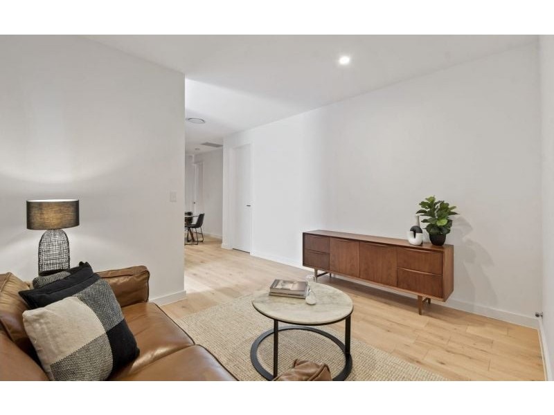 1B Silverton St, Gregory Hills NSW 2557