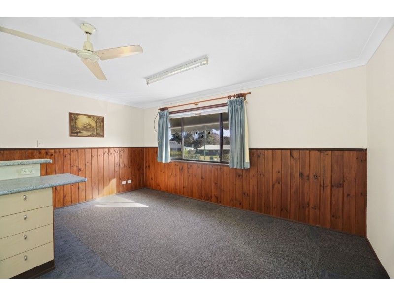 48A Westbourne Ave, Thirlmere NSW 2572