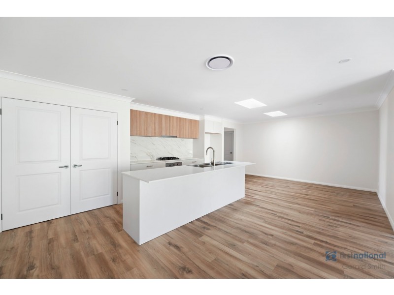 32B Carlton Rd, Thirlmere NSW 2572