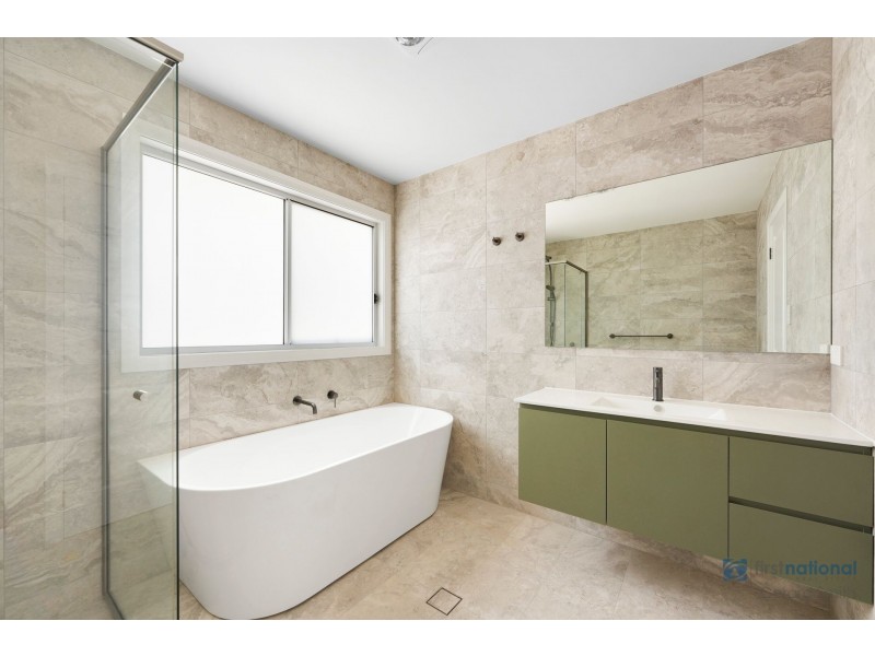 32B Carlton Rd, Thirlmere NSW 2572