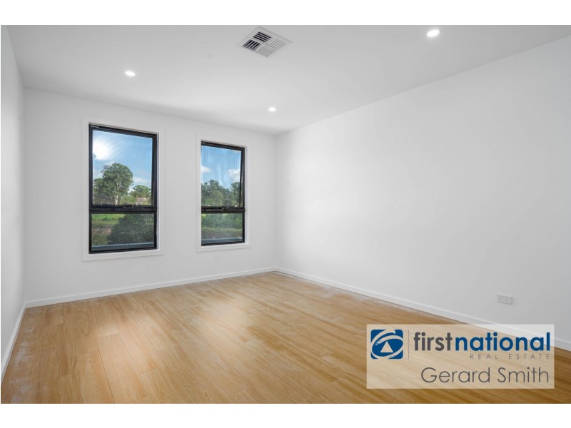 30 Saddlers Cl, Tahmoor NSW 2573