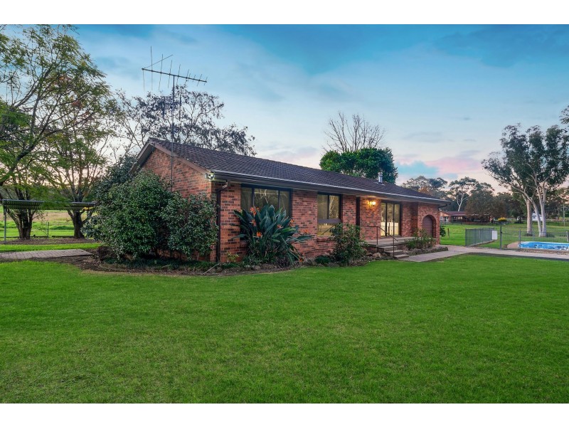 60 Denmead St, Thirlmere NSW 2572